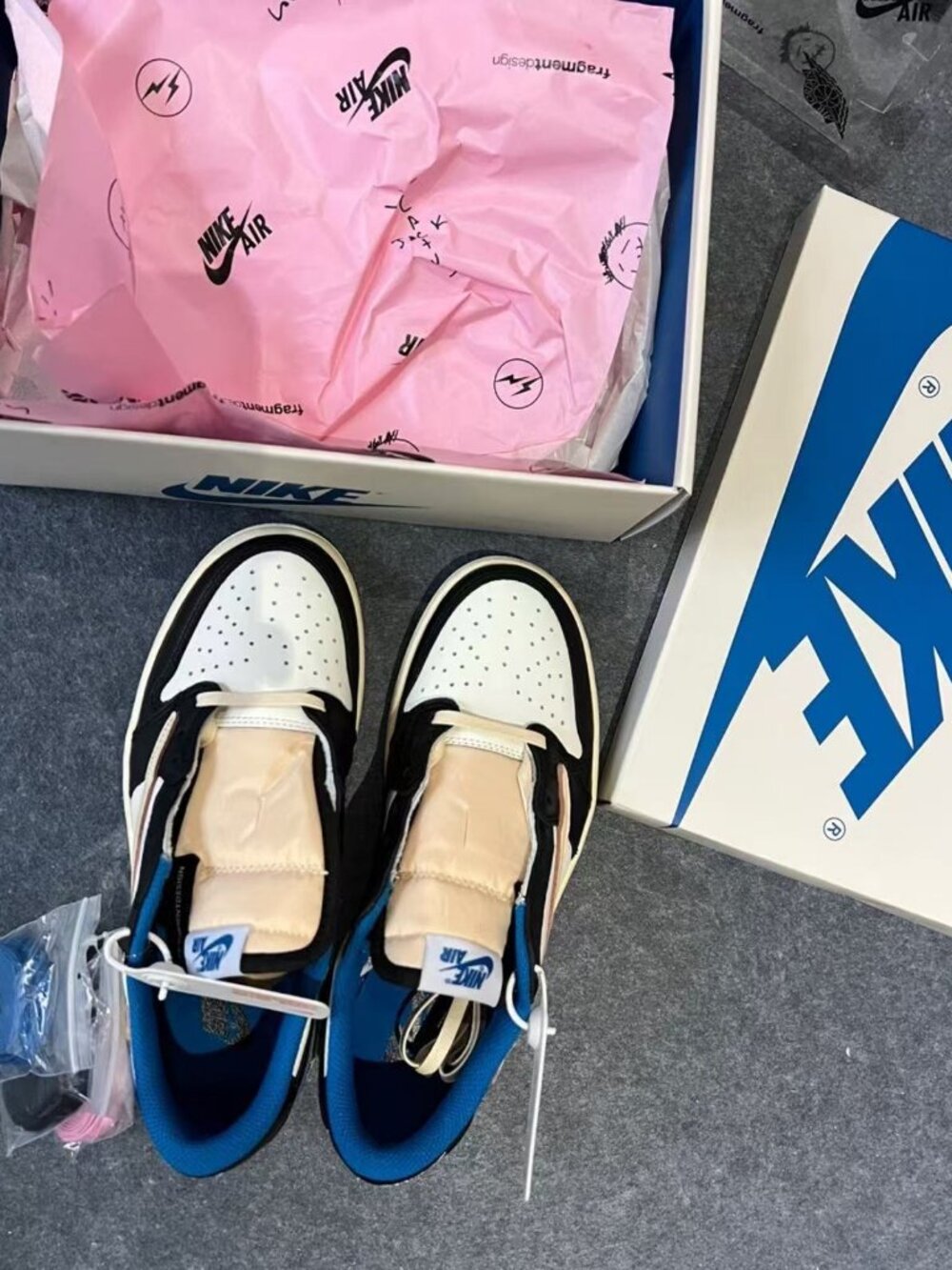 Travis Scott x Fragment Design x Jordan Air 1 OG Low SP Reverse Swoosh 2.0